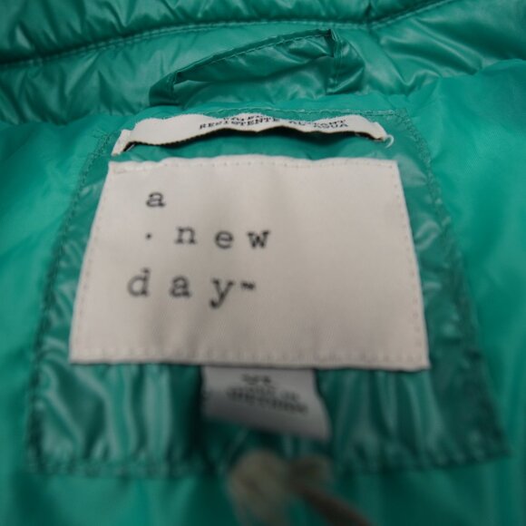 A New Day Jacket Womens XL Green Puffer Water Resistant Winter Coat Warm Zip - Picture 3 of 10